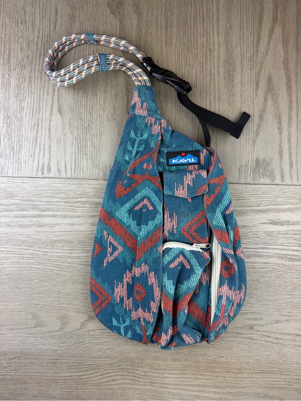 KAVU Sling Bag Crossbody Backpack Black & Cream Print Casual Travel Everyday Bag